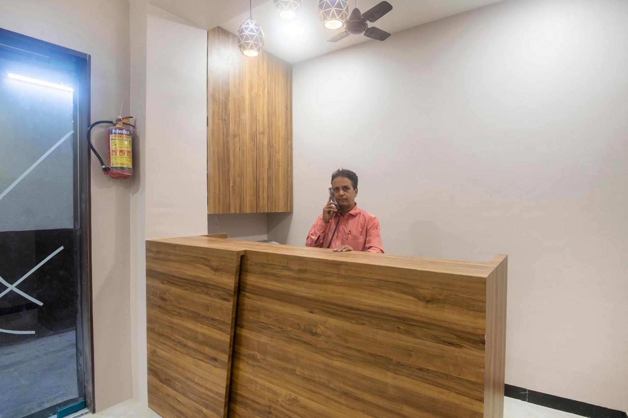 Hotel Blue Executive Near Chhatrapati Shivaji International Airport Mumbai Dış mekan fotoğraf