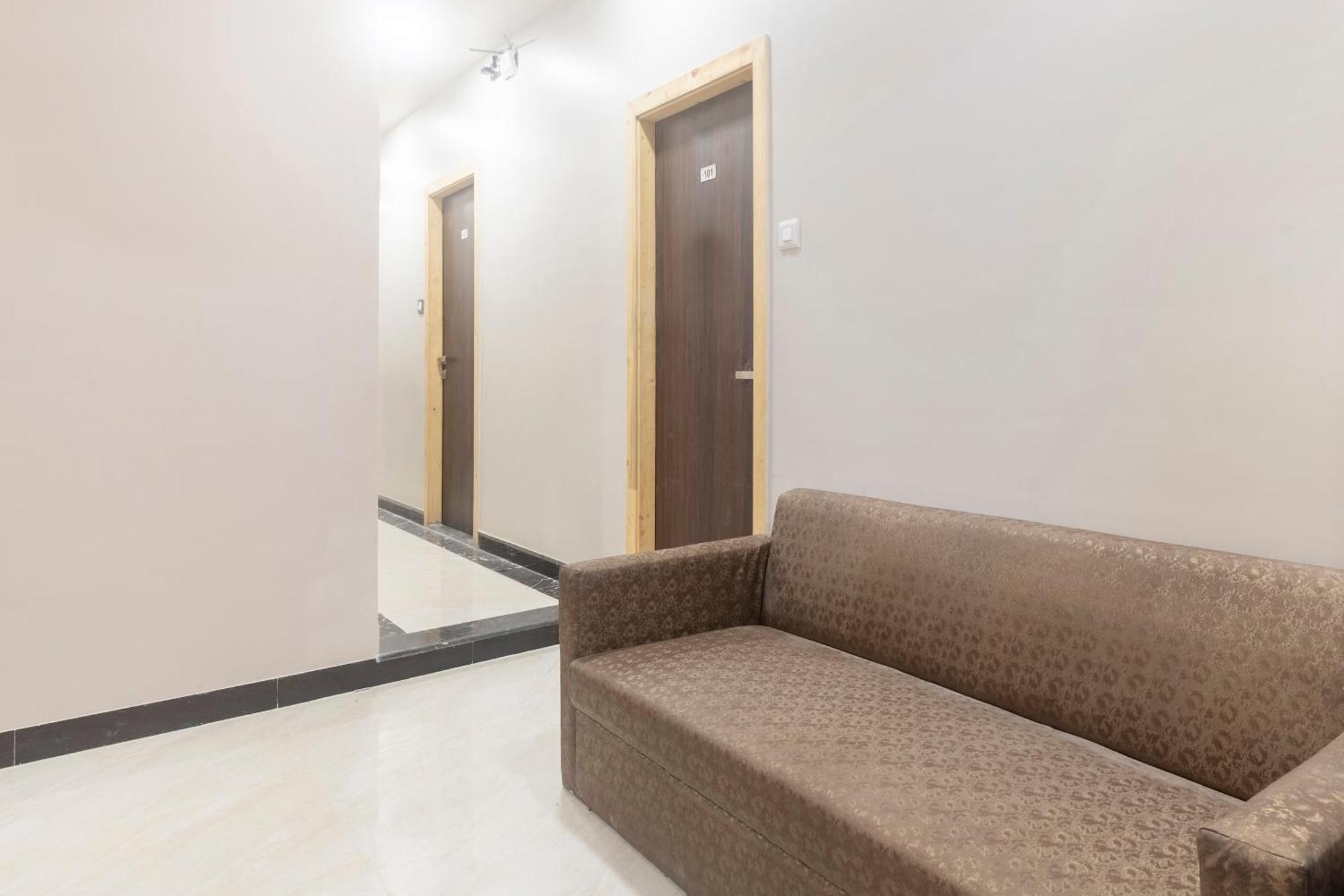 Hotel Blue Executive Near Chhatrapati Shivaji International Airport Mumbai Dış mekan fotoğraf