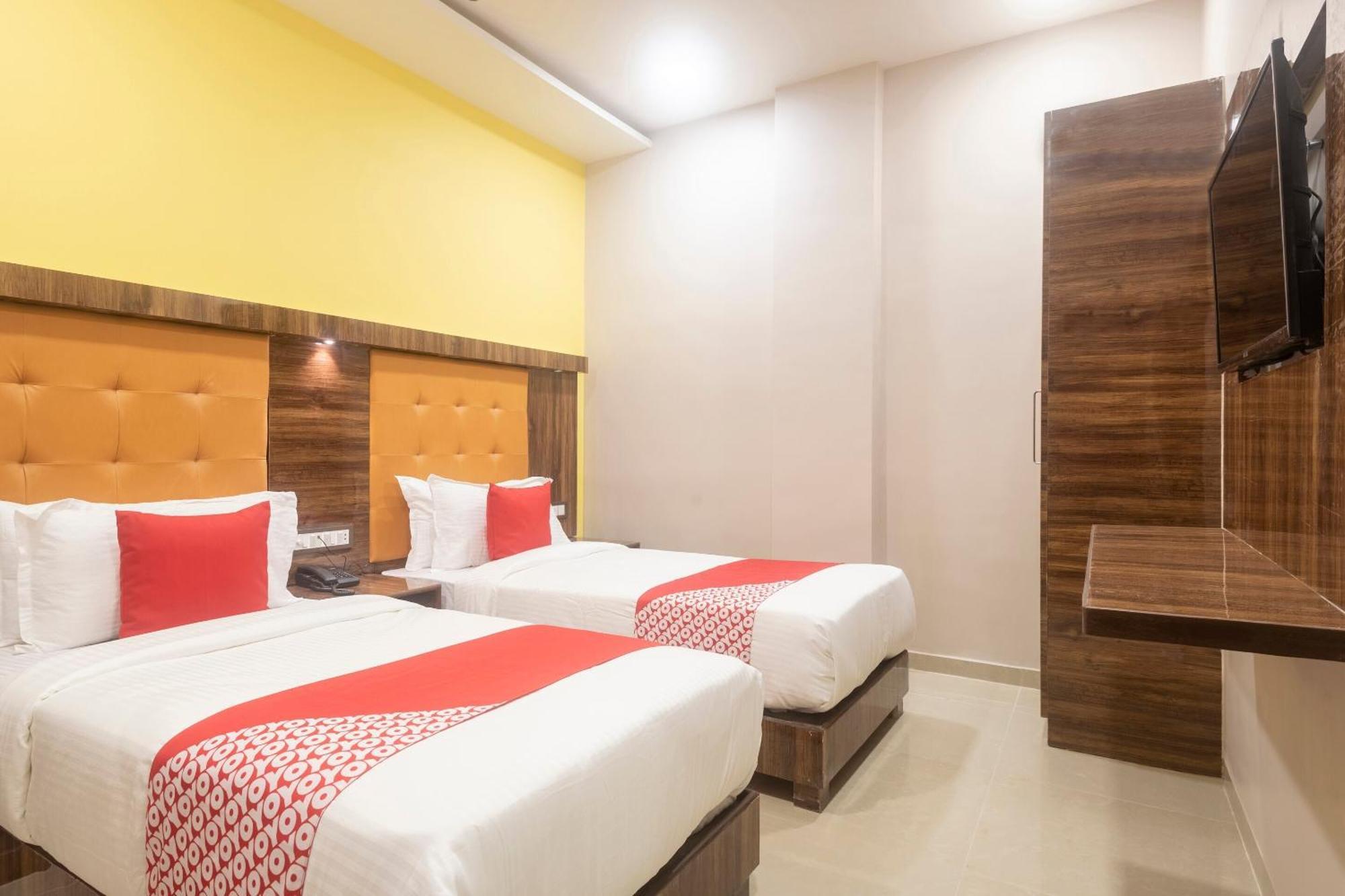 Hotel Blue Executive Near Chhatrapati Shivaji International Airport Mumbai Dış mekan fotoğraf
