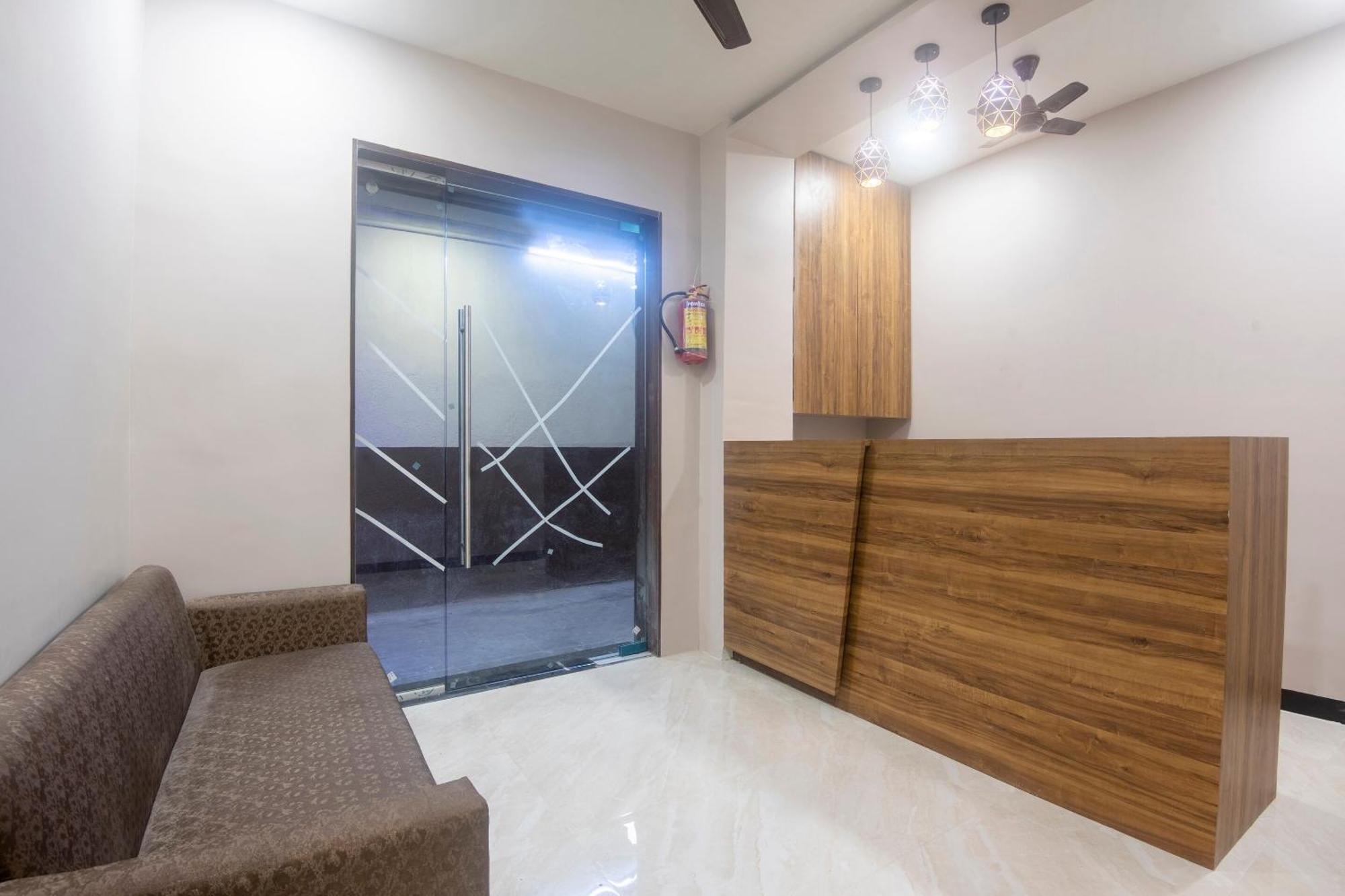 Hotel Blue Executive Near Chhatrapati Shivaji International Airport Mumbai Dış mekan fotoğraf